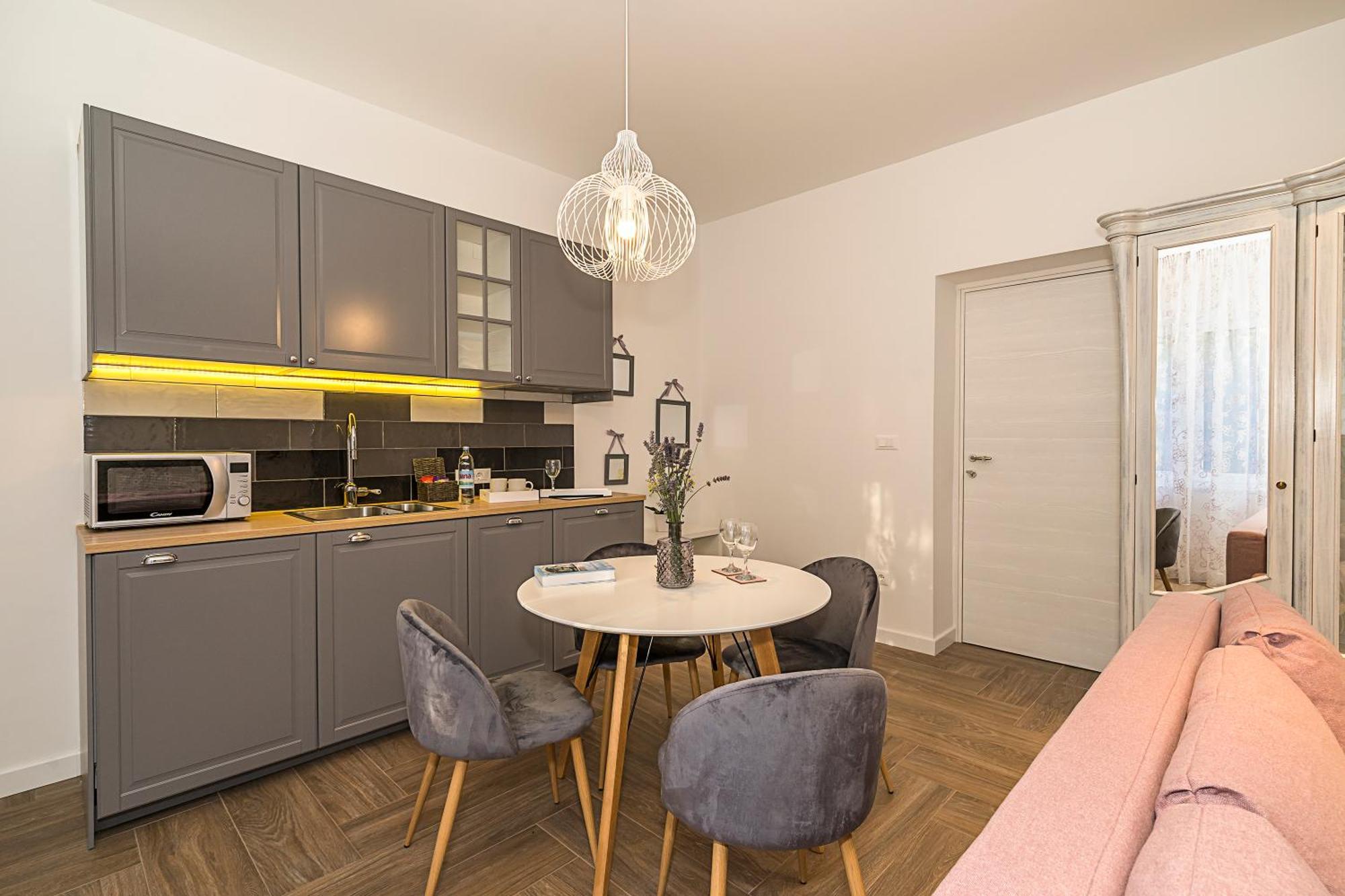Studio Apartments Marcel 斯普利特 外观 照片